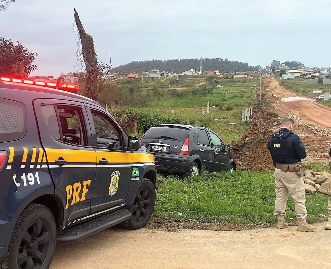 Contrabando Ve Culo Roubado E Cnh Suspensa Pol Cia Rodovi Ria Federal