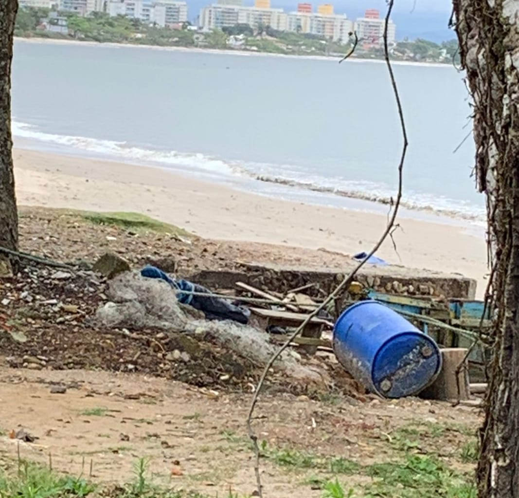 Manuten O Em Balsa De Maricultura Nas Areias Da Praia De Arma O Deixa