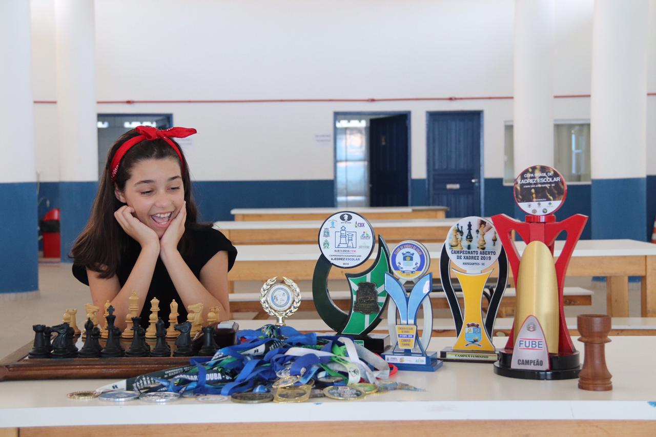 Mariana chega em terceiro no Floripa Chess Open e carimba passaporte para o  Pan-americano de Xadrez Escolar - Penha Online - Notícias de Penha (SC),  Balneário Piçarras, Barra Velha, Navegantes e região