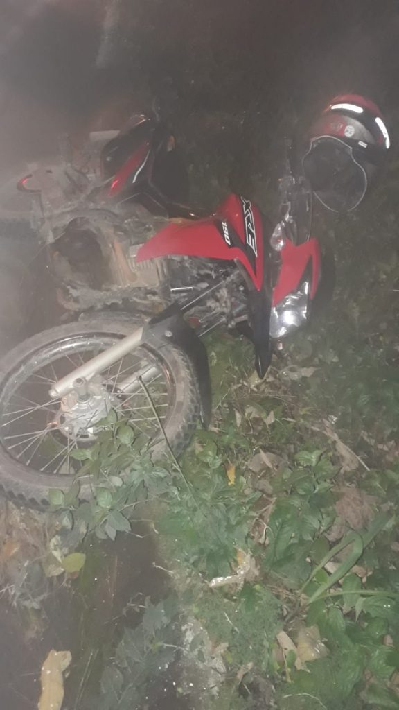 Adolescente e jovem sem habilitação que conduziam motos colidem e ficam  feridos no Vale do Itajaí