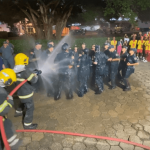 [VÍDEO] Penha: solenidade marcou formatura e promoção de Bombeiros Comunitários, entrega de equipamentos e inauguração de postos de guarda-vidas