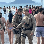 [VÍDEO] Polícia Militar de Penha promoveu abordagens no trapiche neste fim de semana