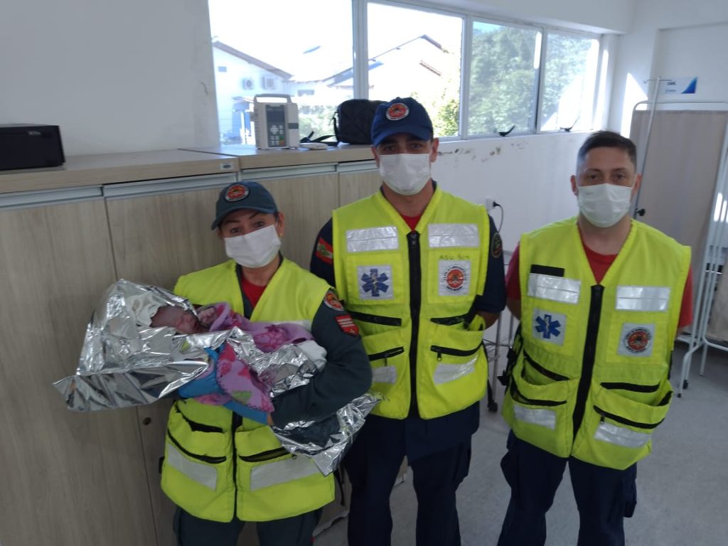 Bombeiros Militares de Penha socorrem grávida e equipe obstétrica do ...