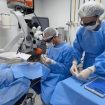 [VÍDEO] Hospital da Penha estreia segundo aparelho para realização de cirurgias de córnea e catarata em 3D