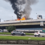 [VÍDEO] Manhã de quarta-feira tem carreta incendiada e tráfego intenso na BR-101