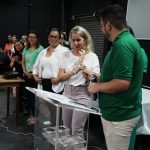 Educação: prefeito Luizinho assina decretos que reajustam percentuais da Regência de Classe e Assiduidade