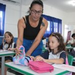 Navegantes implementa hora-atividade híbrida para professores na rede municipal de ensino