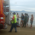 [VÍDEO] Terceiro em três meses: banhista morre após afogamento na Praia de São Miguel, em Penha