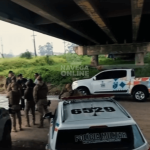[VÍDEO] Ação conjunta remove barracos em área de preservação ambiental ocupada irregularmente