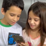 [VÍDEO] Escola municipal de Penha promove emocionante homenagem às mães de alunos