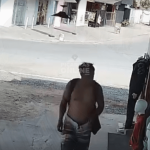 [VÍDEO] Homem invade conveniência em plena luz do dia para furtar dinheiro e celular