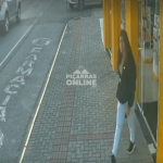 [VÍDEO] Mulher furta farmácia duas vezes em três dias e proprietário do estabelecimento pede ajuda para identificá-la