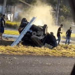 [VÍDEO] Penha: adolescente capotou Honda Civic na manhã deste domingo (11) na Transbeto