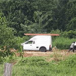 [VÍDEO] Penha: descarte de entulho provoca revolta no loteamento Santa Regina