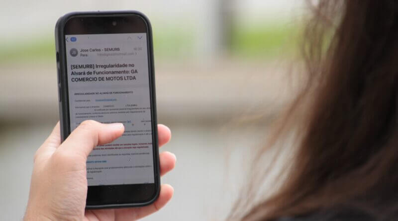 Prefeitura alerta sobre tentativa de golpe por e-mail a empresas em Navegantes