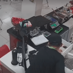 [VÍDEO] Balneário Piçarras: sorveteria é alvo de assaltante armado pela terceira vez em menos de 30 dias