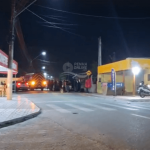[VÍDEO] Batida entre carro e moto deixou homem ferido em Penha