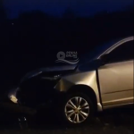 [VÍDEO] Ocupantes abandonam veículo após acidente de trânsito em Penha