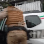 [VÍDEO] Polícia Militar se pronuncia sobre tentativa de homicídio ocorrida em Barra Velha nesta sexta-feira (9); autor dos disparos seria morador de Penha