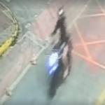 [VÍDEO] Câmeras de segurança registram momentos após furto de Honda CB300F Twister em Penha