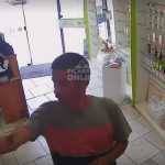 [VÍDEO] Farmácia é alvo de furto; câmera de vigilância flagrou prática do crime