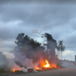 [VÍDEO] Penha: diversas fogueiras acesas ao mesmo tempo em local abandonado geram grande risco de incêndio