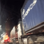 [VÍDEO] Caminhões com equipamentos novos do Beto Carrero chamam atenção ao redor do Parque; empresa investirá mais de R$ 24 milhões para retrofit da Fire Whip