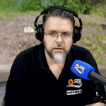 [VÍDEO] Esgoto voltando para cima da rua e pontos de alagamento: moradores de Penha sofrem com as chuvas das últimas horas