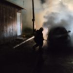 Honda City é destruído por incêndio na madrugada deste sábado