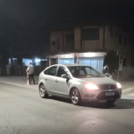 Motoboy flagra mulher se jogando de carro para fugir de agressor em Penha