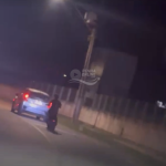 [VÍDEO] “Estão brincando com a vida”, denuncia motorista ao se deparar com scooter no trânsito em Penha