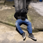 Homem tenta agarrar mulheres em ruas de Penha de acaba apanhando de testemunhas