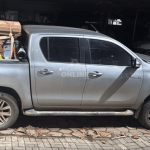 Mais uma: ladroes furtam Toyota Hilux no Centro de Balneário Piçarras