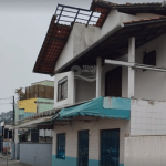 Pedestre alerta sobre imóvel que provoca riscos em uma das principais avenidas de Penha