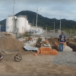 [VÍDEO] Penha: vizinhos questionam depósito de entulhos na ampliação do cemitério do Gravatá