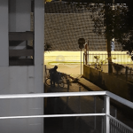 Cercado de alumínio é furtado durante a madrugada em Penha; ladrão transportou material em bicicleta pelas ruas da cidade
