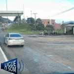 [VÍDEO] Motoristas furam congestionamento da BR-101 através do acostamento e provocam indignação