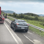 [VÍDEO] Novos flagrantes mostram motoristas furando congestionamento pelo acostamento da BR-101 em Penha