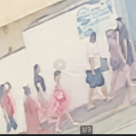 [VÍDEO] Péssimo exemplo: marmanjo desliga disjuntor de residências no Centro de Penha