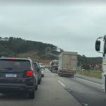 [VÍDEO] Professora faz desabafo sobre trânsito caótico da BR-101 entre Penha e Itajaí
