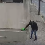 [VÍDEO] Homem leva mochila que estava na rua; família de menino de 13 anos pede devolução do material