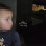 [VÍDEO] Briga entre parentes termina com bebê atingido por pedra no rosto