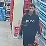 [VÍDEO] Jovem é flagrado furtando dentro de mercado em Penha