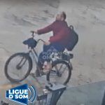 [VÍDEO] Ladrão furta scooter elétrica de trabalhadora em plena luz do dia