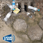 [VÍDEO] Penha: lixo e materiais de construção na rua comprometem drenagem das ruas do município
