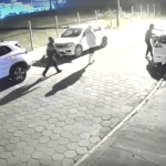 [VÍDEO] Trio promove novas tentativas de arrombamento a veículos durante a madrugada