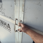 [VÍDEO] Unidade Básica de Saúde de Penha fecha durante a tarde e pacientes se revoltam